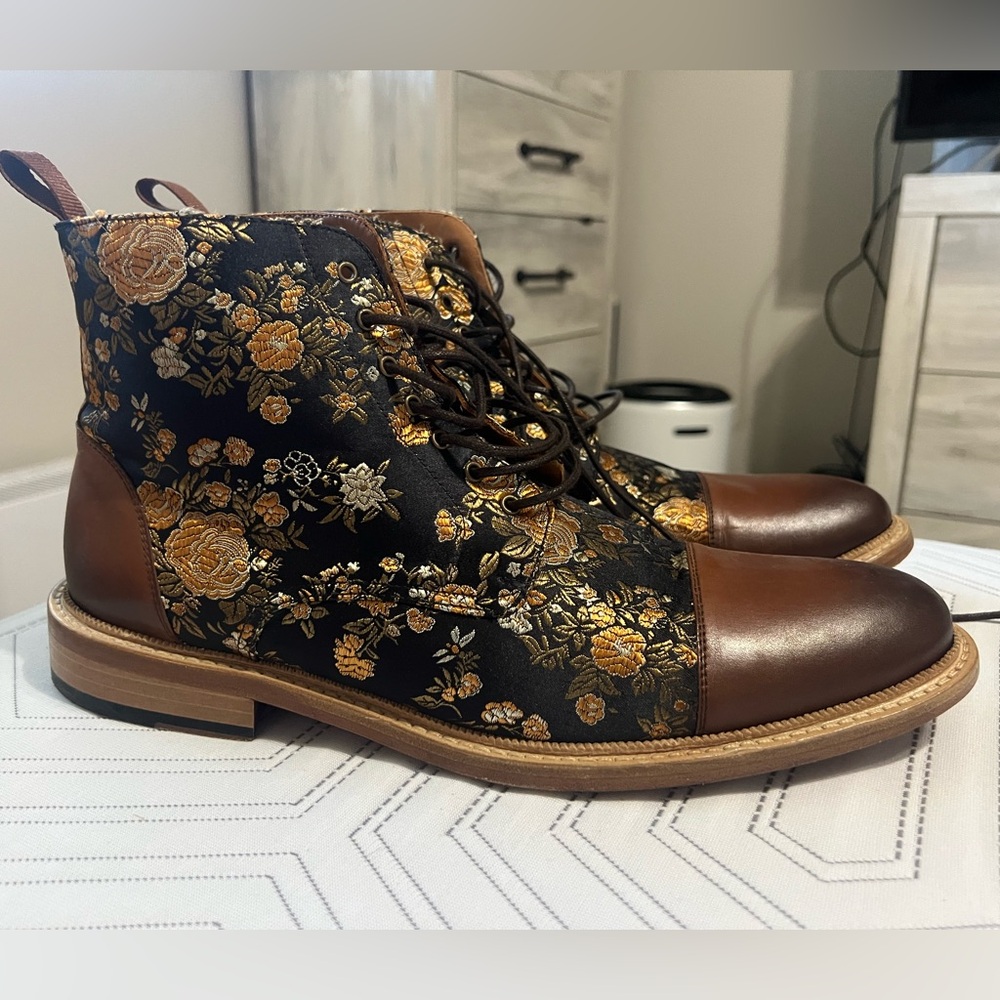 NWT - Taft Jack Boot in Eden - 12